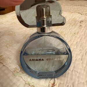 Ariana Grande Cloud Perfume